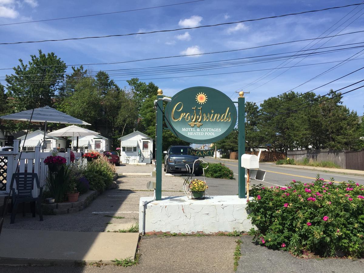 Crosswinds Motel *