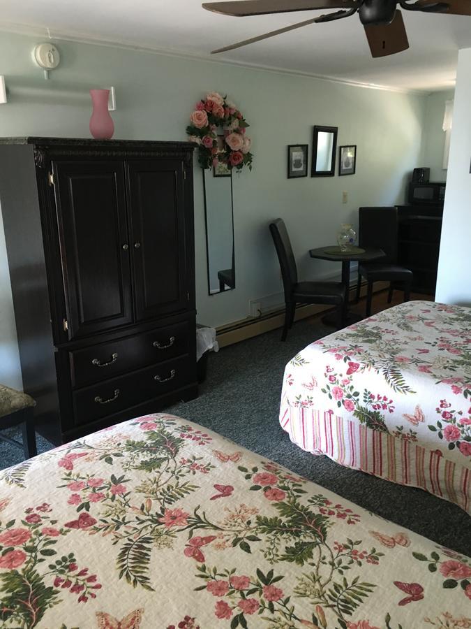 Crosswinds Motel *