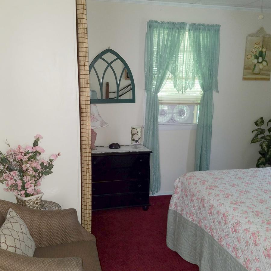 Crosswinds Motel